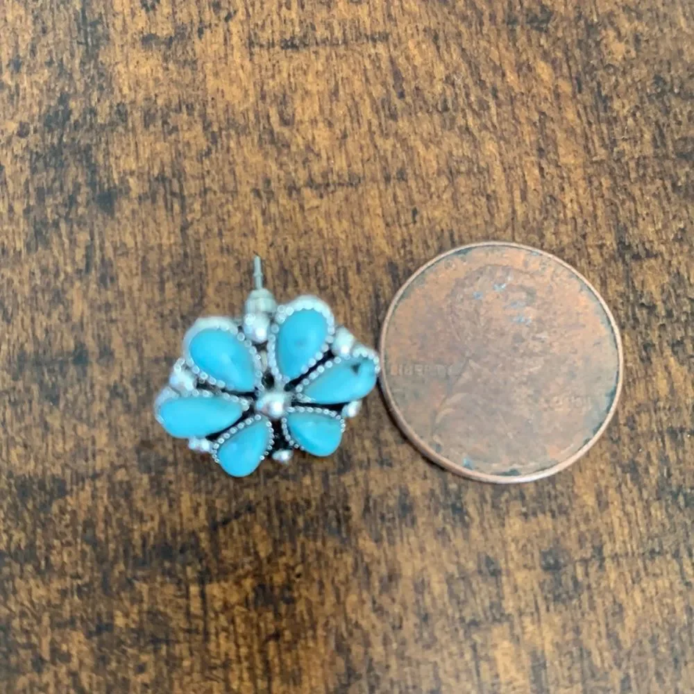 Turquoise Blue Flower Cluster Work Stud Earrings